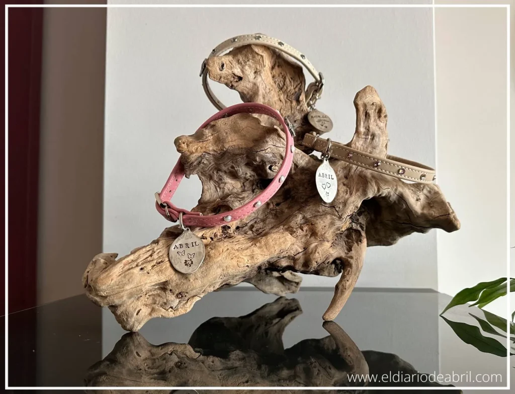Expositor de placas identificativas para collares de perros