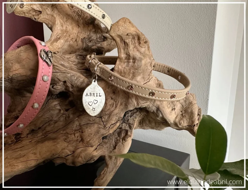 Collares de Rosscollezioni y placas