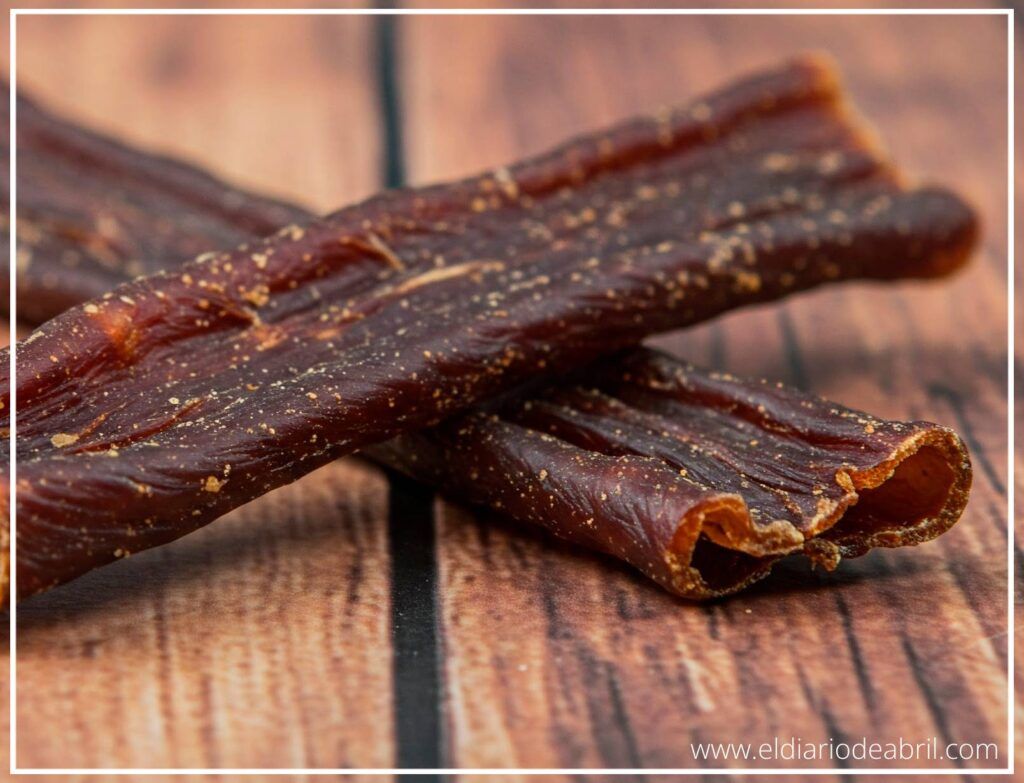 Detalle de un nervio de toro, un masticable duradero y saludable para perros.