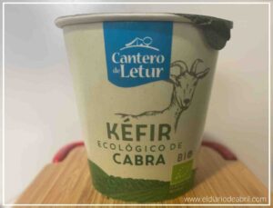 Kéfir de cabra ecológico, un probiótico natural y saludable para mascotas.